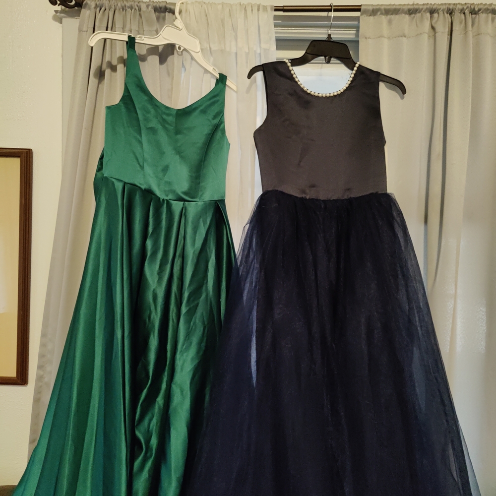 New You Get Both Elegant Green and Navy Kids Dresses - Picture 11 of 16